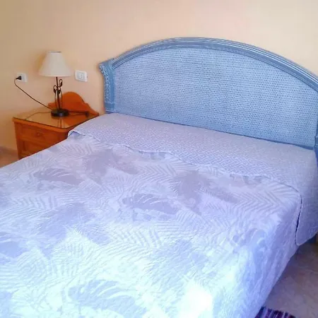 With 2 Bedrooms In Los Gigantes *
