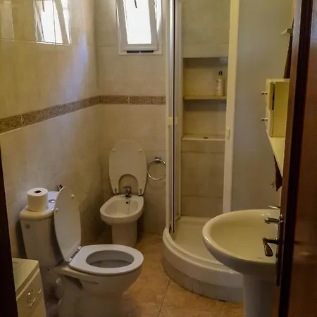 With 2 Bedrooms In Los Gigantes *